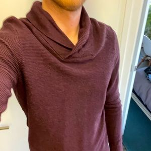 Modern Men’s Medium Sweater with Collar